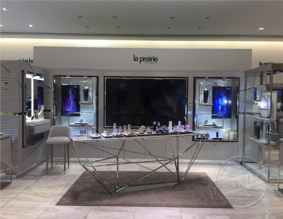 定做化妆品展柜厂家