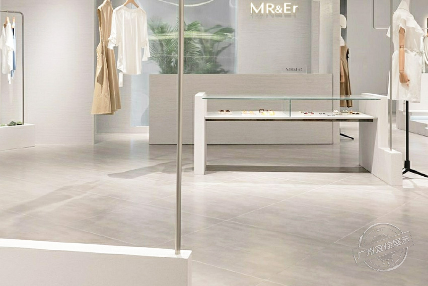 MR&ER品牌 服装展柜