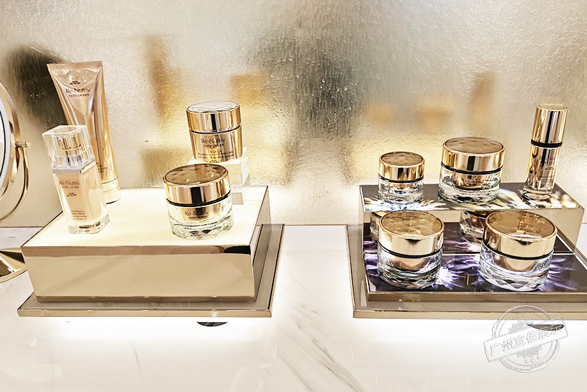 雅诗兰黛Estee Lauder 化妆品展柜