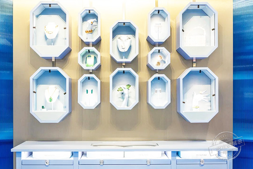 施华洛世奇 珠宝展柜